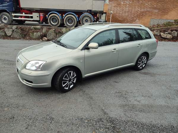 Toyota Avensis Nokia - valokuva 2