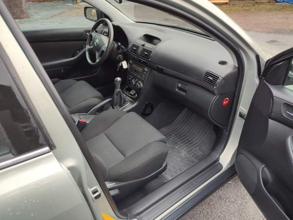 Toyota Avensis Nokia - valokuva 7