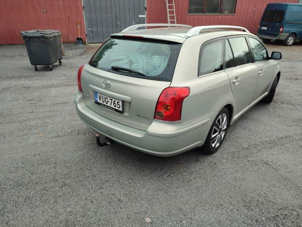 Toyota Avensis Nokia - valokuva 4