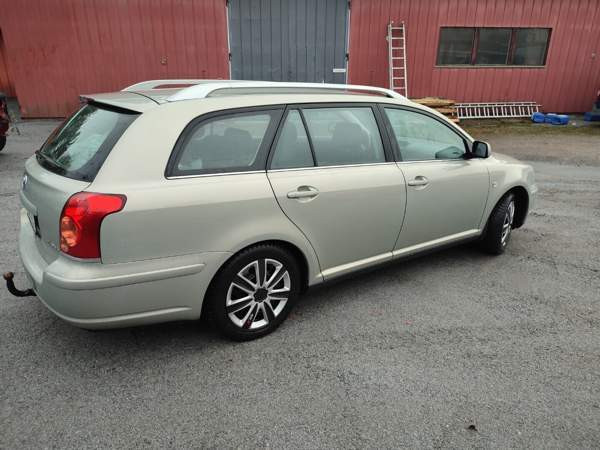 Toyota Avensis Nokia - valokuva 5