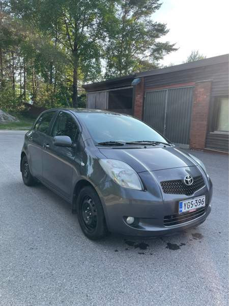 Toyota Yaris Turtkul - valokuva 1