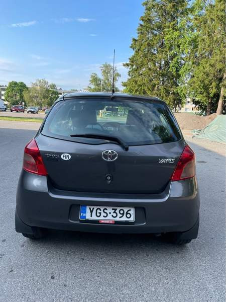 Toyota Yaris Turtkul - valokuva 2