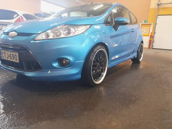 Ford Fiesta Вантаа - изображение 1