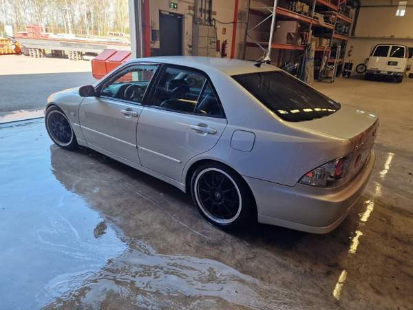 Lexus IS Helsinki - valokuva 2