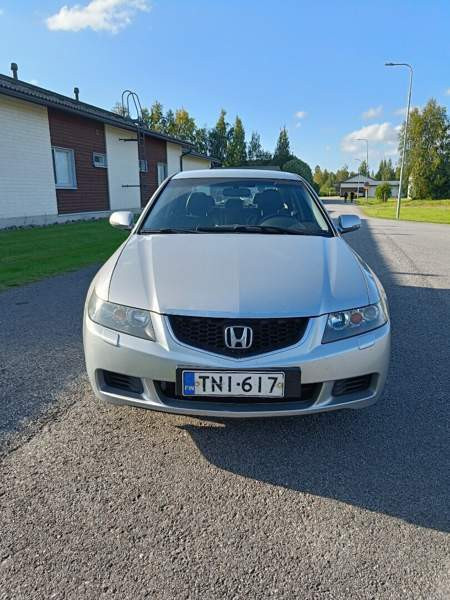 Honda Accord Raahe - valokuva 3