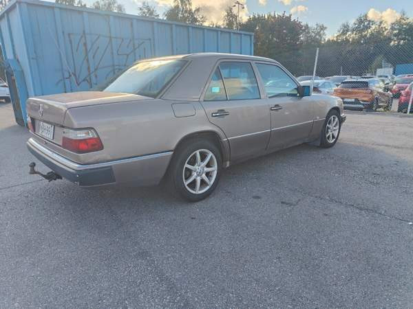 Mercedes-Benz 250 Tampere - photo 3