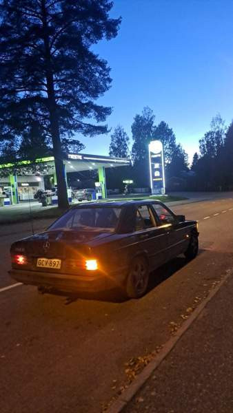 Mercedes-Benz 190 Rautalampi – foto 2