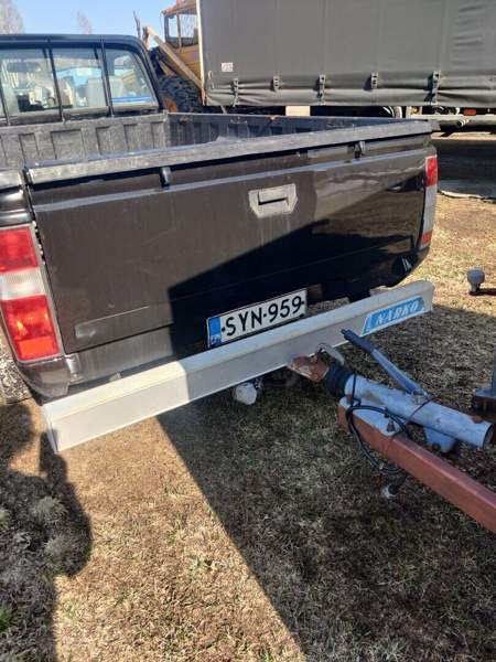 Nissan Pickup Tornio - valokuva 7