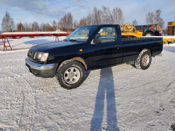Nissan Pickup Tornio - valokuva 4