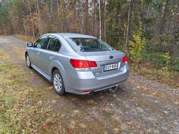 Subaru Legacy Oulu - valokuva 8