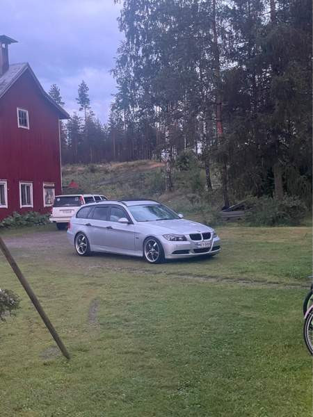 BMW 320 Pornainen - valokuva 3