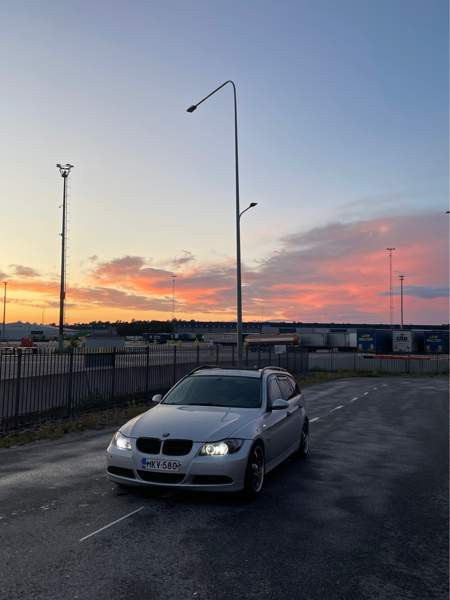 BMW 320 Pornainen - valokuva 5