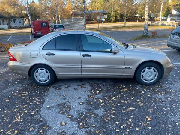 Mercedes-Benz C Espoo - valokuva 3