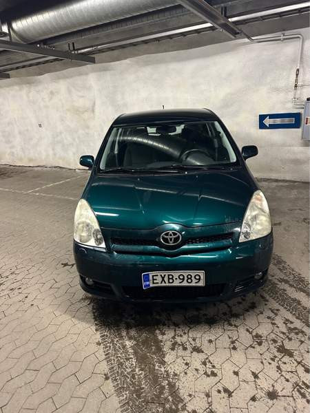 Toyota Corolla Verso Tampere - valokuva 1