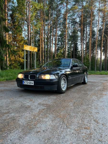 BMW 316 Syevyerodonets'k - valokuva 1
