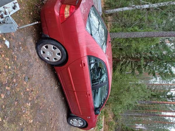 Toyota Corolla Луга - изображение 7