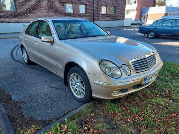 Mercedes-Benz E Коккола - изображение 1