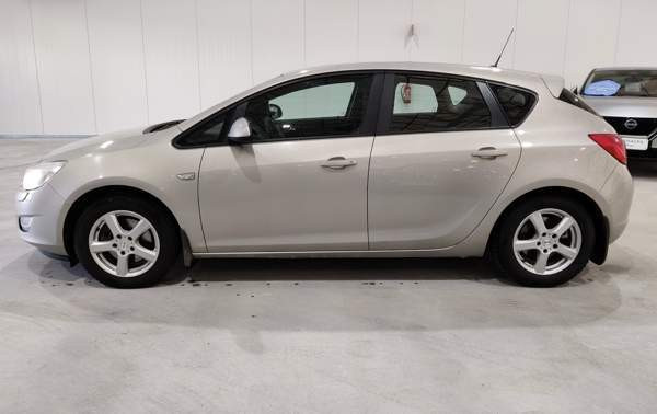 Opel Astra Vantaa - photo 5