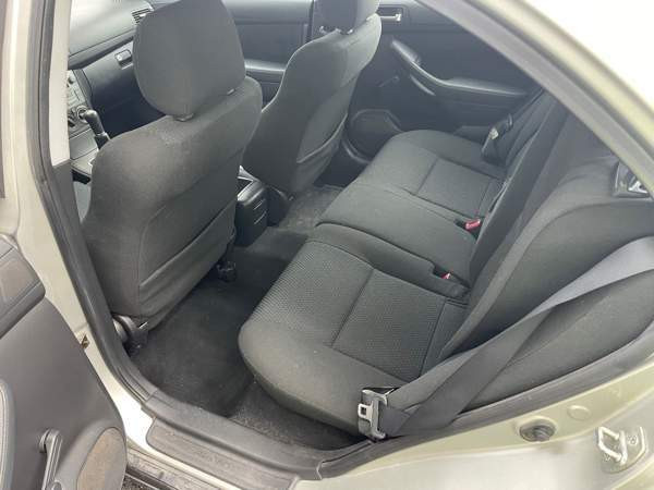 Toyota Avensis Joensuu - valokuva 7