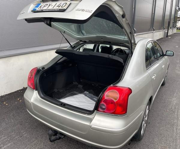 Toyota Avensis Joensuu - valokuva 6
