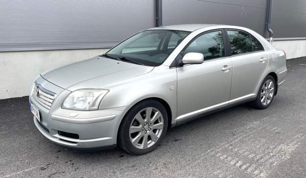 Toyota Avensis Joensuu - valokuva 4
