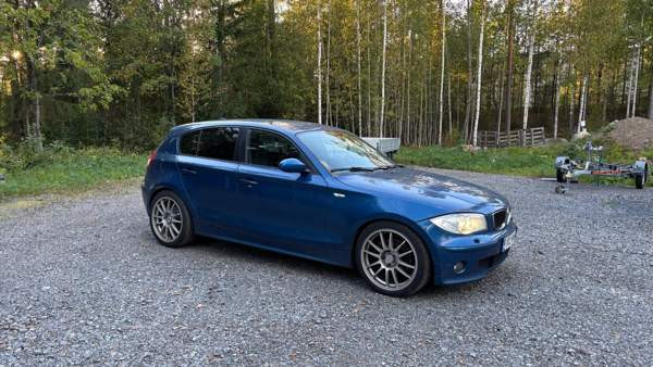 BMW 120 Macau - valokuva 1