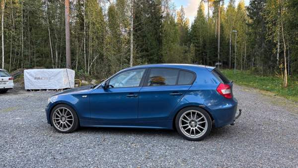 BMW 120 Macau - valokuva 4