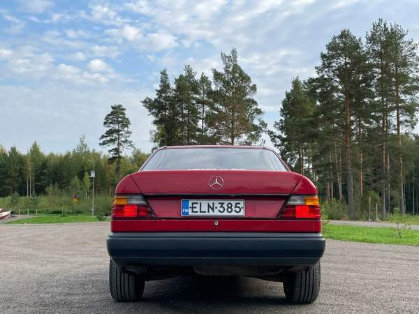 Mercedes-Benz E Apatity - valokuva 5