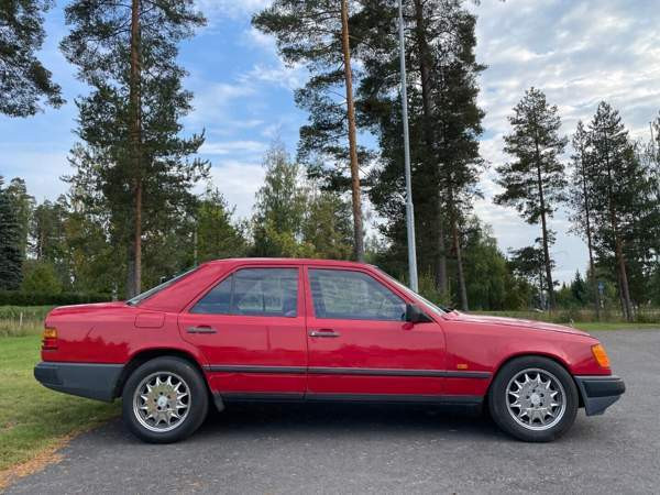 Mercedes-Benz E Apatity - valokuva 7
