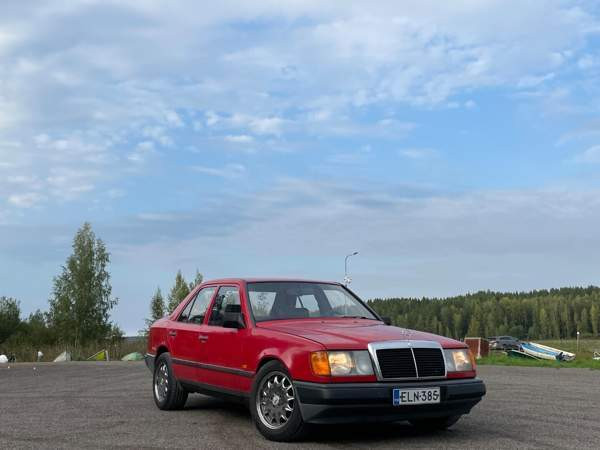 Mercedes-Benz E Apatity - valokuva 1