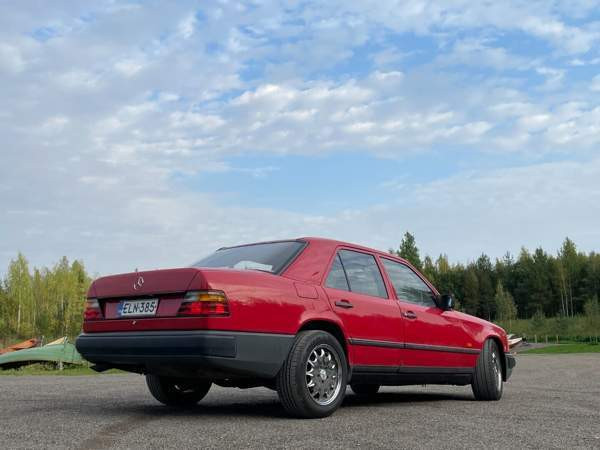 Mercedes-Benz E Apatity - valokuva 6
