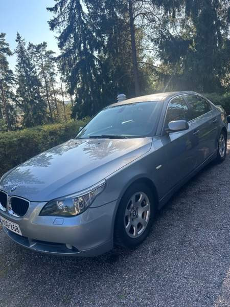 BMW 523 Turtkul - valokuva 1