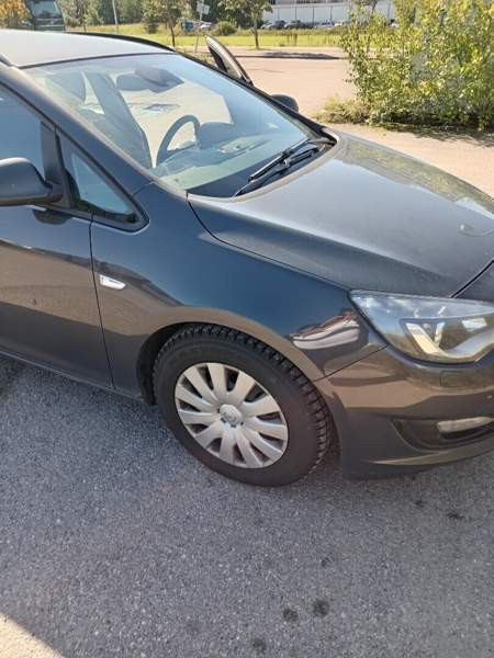 Opel Astra Vantaa - valokuva 1