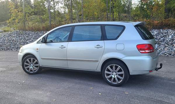 Toyota Avensis Verso Helsinki – foto 1