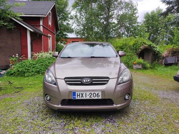 Kia Ceed Ugleural'skiy - valokuva 2