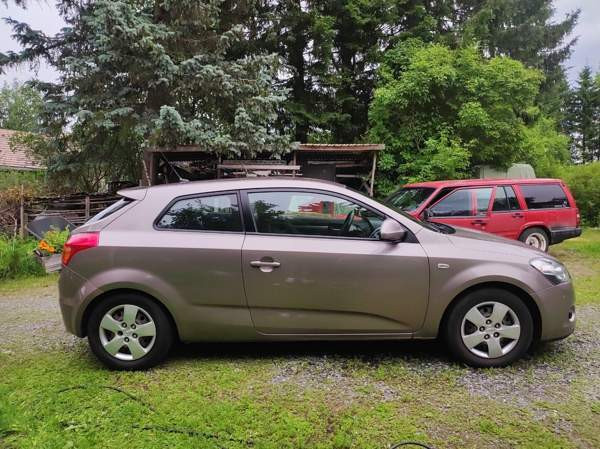 Kia Ceed Ugleural'skiy - valokuva 4