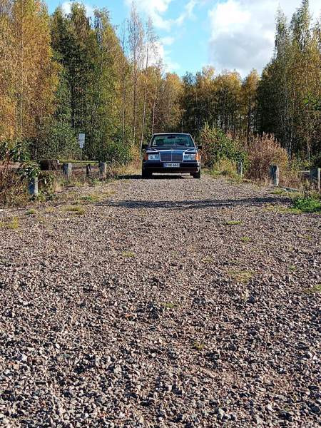 Mercedes-Benz 260 Valkeala - изображение 1