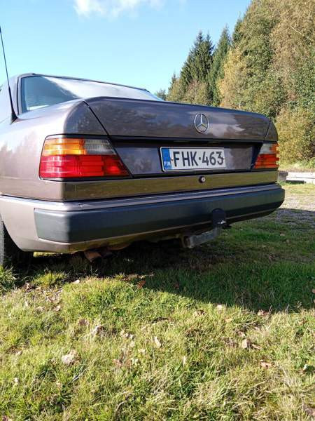 Mercedes-Benz 260 Valkeala - изображение 4