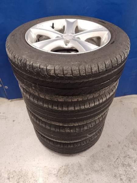 Toyota Avensis Pöytyä - valokuva 8