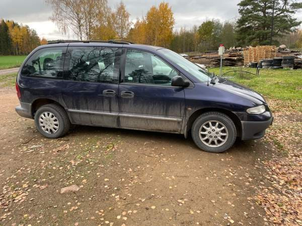 Chrysler Voyager Kouvola - valokuva 2
