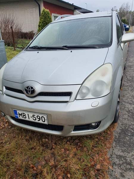 Toyota Corolla Verso Luumäki - valokuva 1