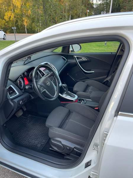 Opel Astra Вантаа - изображение 6