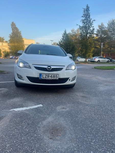 Opel Astra Вантаа - изображение 3