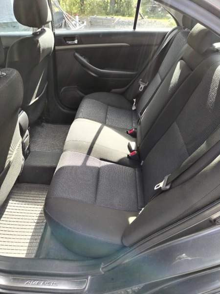 Toyota Avensis Oulu - valokuva 7