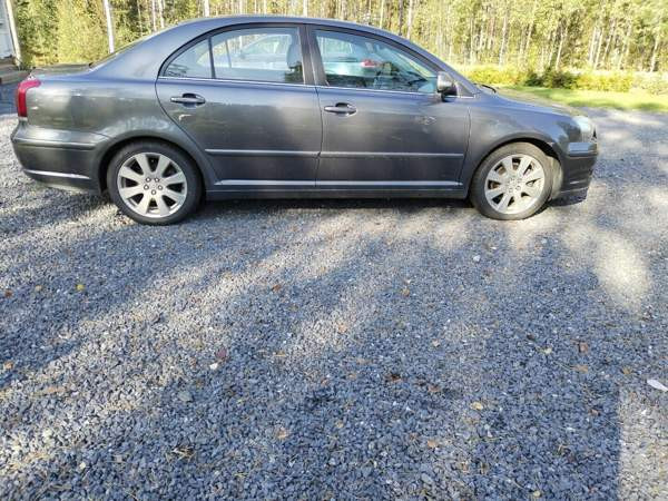 Toyota Avensis Oulu - valokuva 3