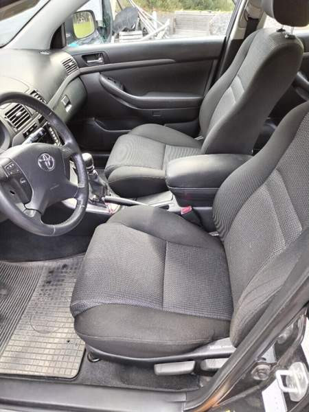 Toyota Avensis Oulu - valokuva 5