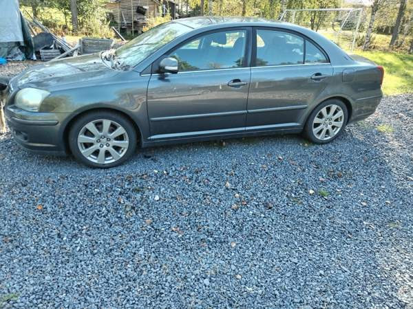 Toyota Avensis Oulu - valokuva 1