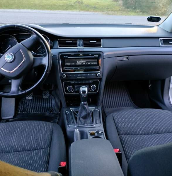 Skoda Superb Joroinen - valokuva 5
