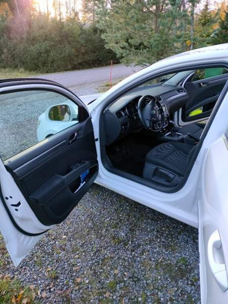 Skoda Superb Joroinen - valokuva 8
