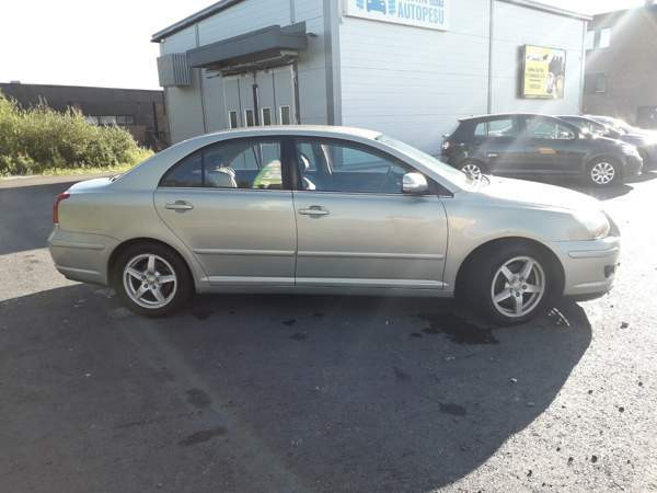 Toyota Avensis Kemin – foto 5